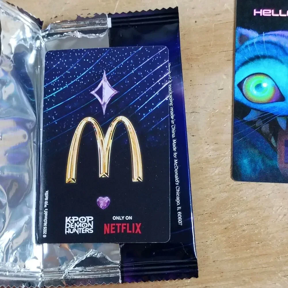 McDonalds Kpop Demon Hunters Huntrix A231 Rumi Jinu Holo Hand-Holding Card NEW